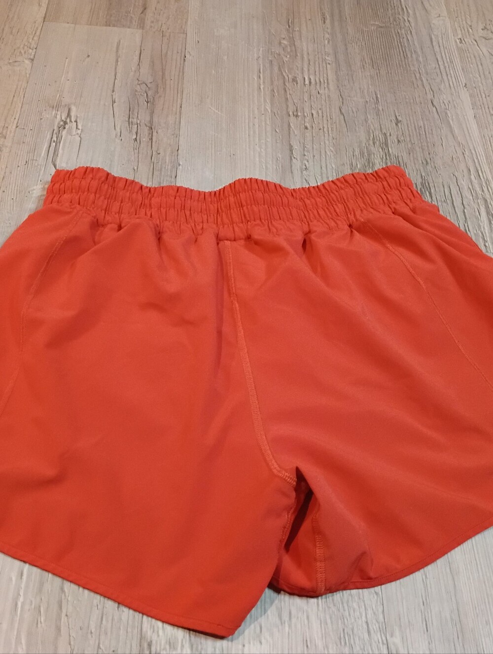Lululemon - Picture 4 of 6
